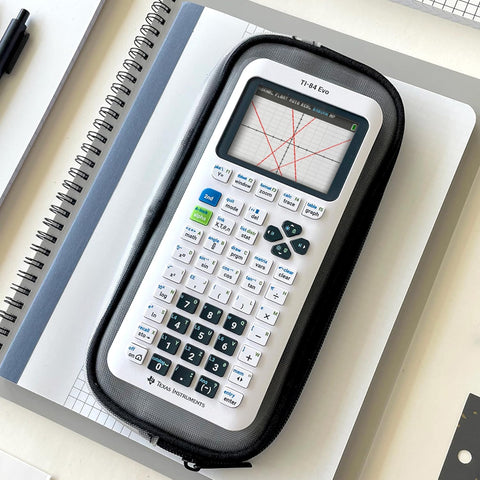 آلة حاسبة من شركة تكساس TI - 84 Blus